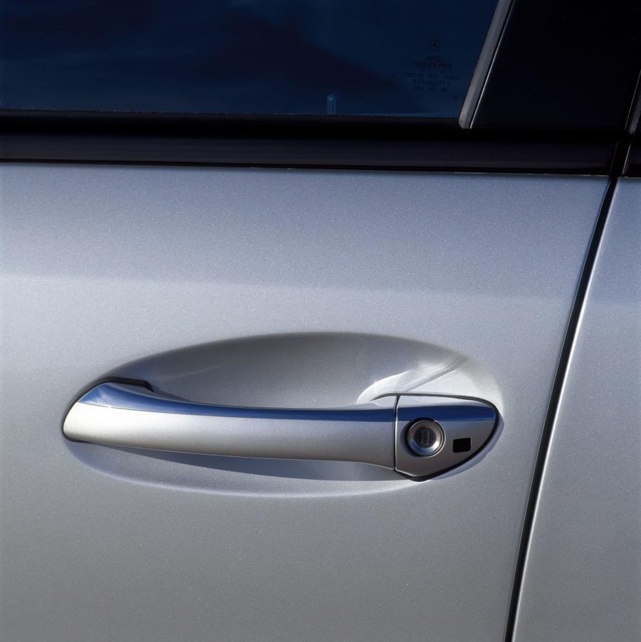  Mercedes-Benz E-Class 2002 года  (фото 375 из 448)
